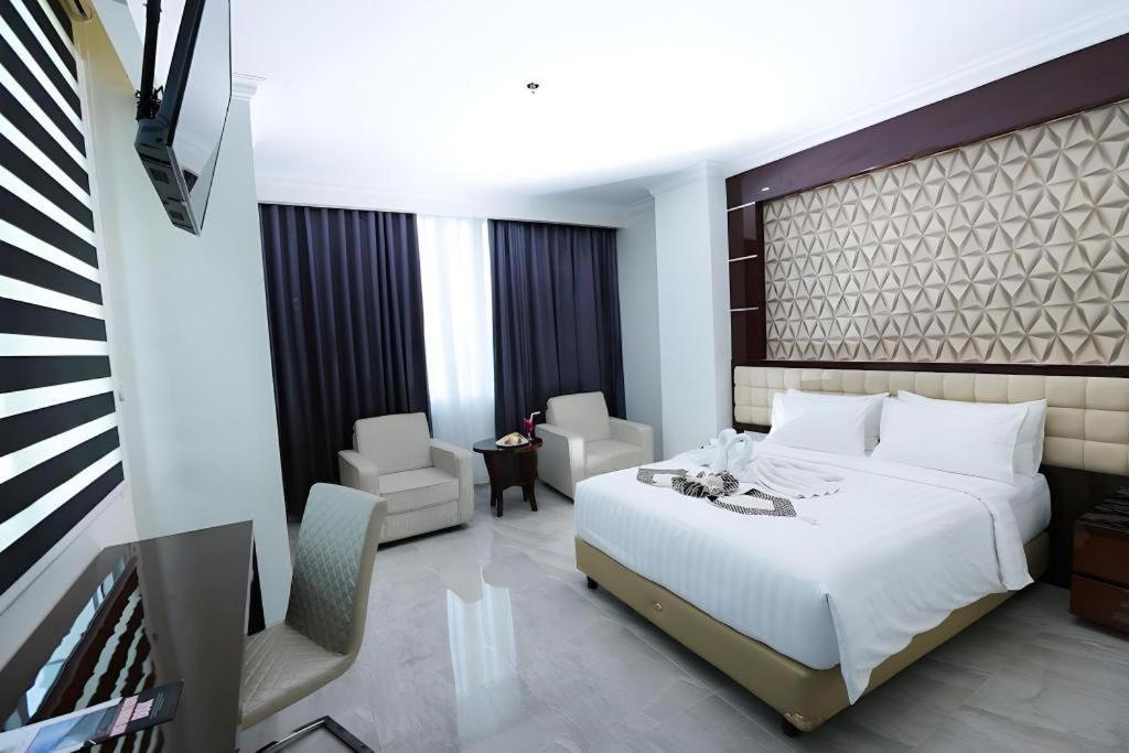 Sindoro Hotel Cilacap By Conary מראה חיצוני תמונה